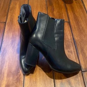 Frankie4 Naomi ankle boots size 7